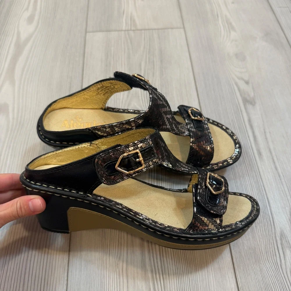 Alegria Lara Shmancy Bronze Metallic Leather Wedge Sandals 38 US 8-8.5 NEW